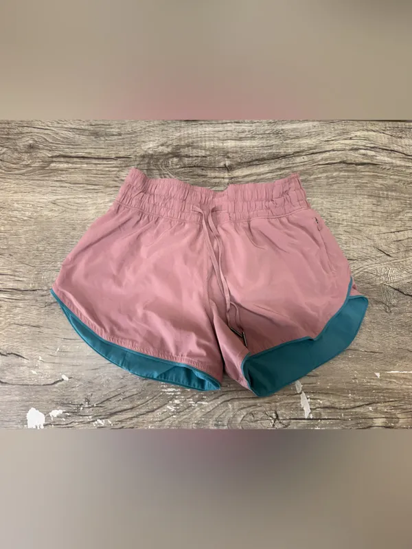 Lululemon Choose A Side Short 3" size 2 - Image 3