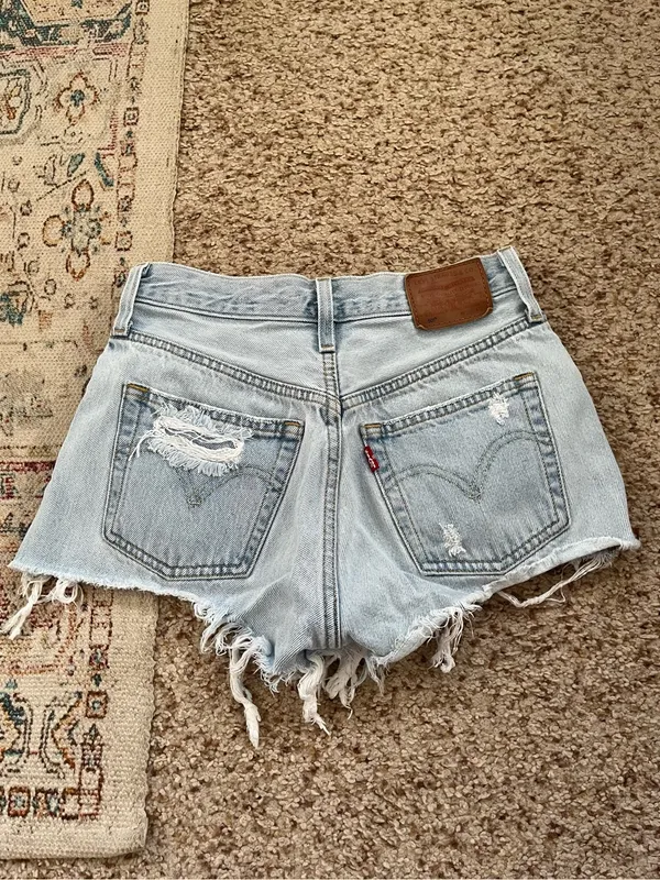 Levi's Original 501 Shorts in Luxor Anubis, Size 23 - Image 4