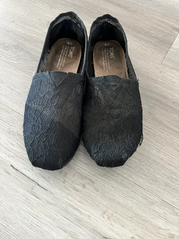 Toms Shoes - Image 3