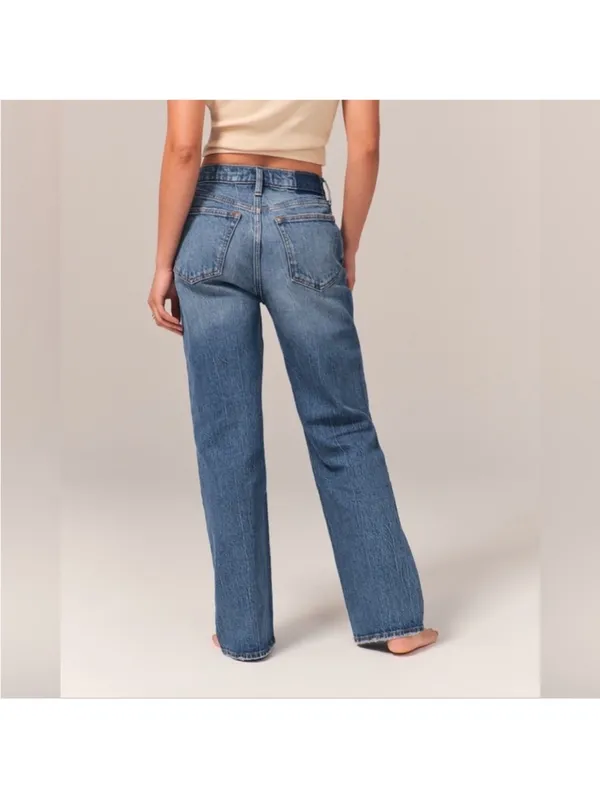 Abercrombie & Fitch The ‘90s Baggy Low-Rise Jeans - Image 3