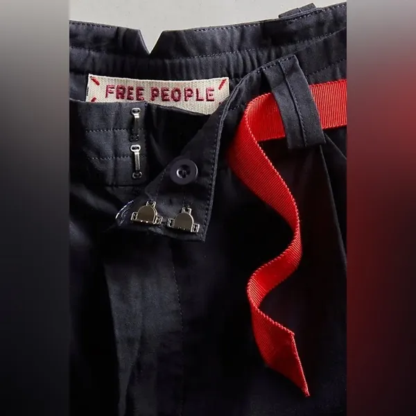 Free People Perfect Prep Pleated Stripe‎ Trouser Shorts Navy Blue 8 Sold Out - Image 4