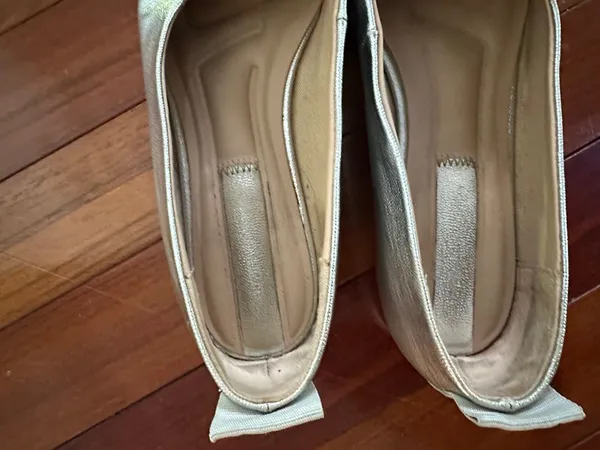 Franco Sarto Silver Slip On Flats Shoes Chic Stylish Everyday Comfort Size 5M - Image 6