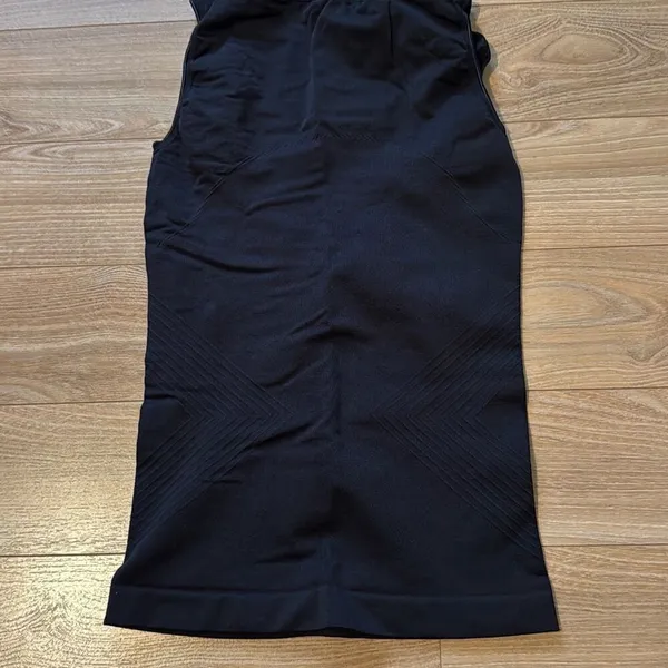Black Shapewear‎ top Size Medium - Image 6