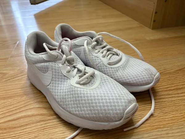 Nike Shoes - Image 4