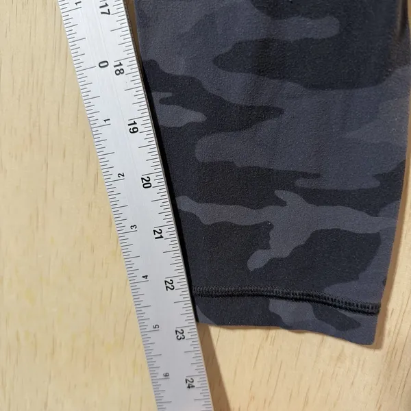 Athleta Elation Camo Leggings XS 7/8 Tight Gray Black‎ High Rise Yoga - Image 4