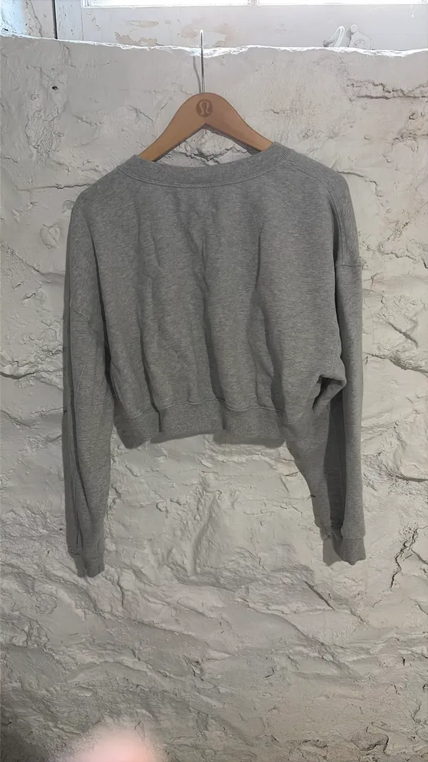 OFFLINE by Aerie Cropped Sweatshirt Grey M - Image 3