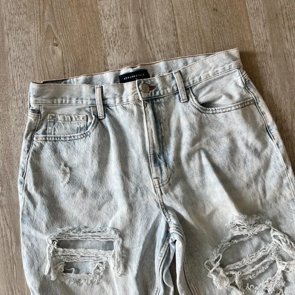 Womens Aeropostale Light Denim White Washed Mom Jeans - 14 - Image 4