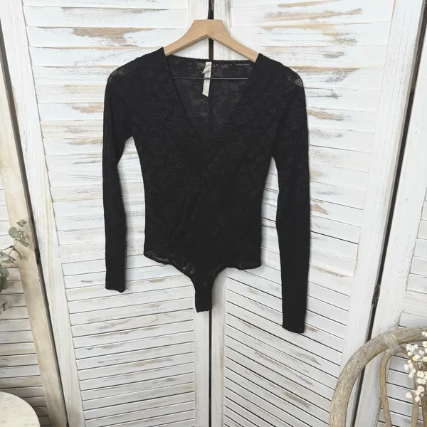 INTIMATELY FREE PEOPLE Women's Size XS Black V Neck Lace Bodysuit Top Vampy Goth - Image 6