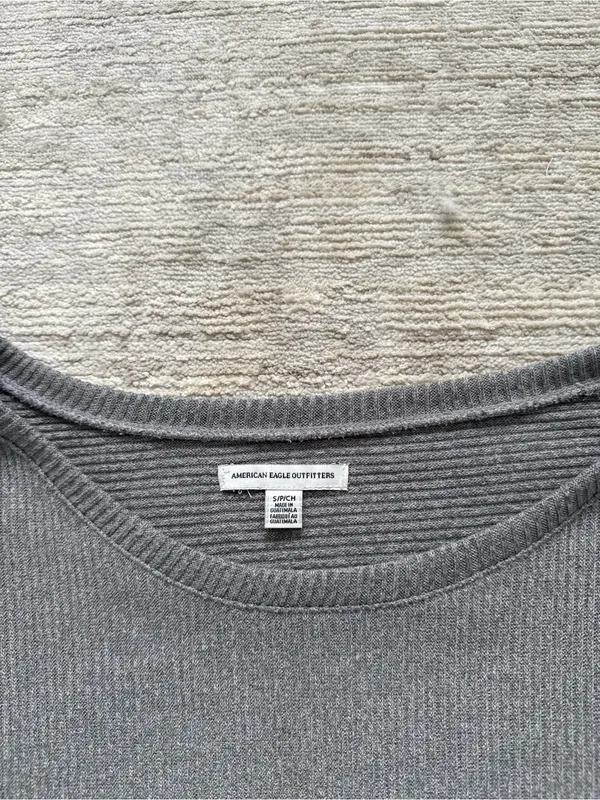 Classic Women's Long-Sleeve Crewneck Top - Gray (Size Small) - Image 4