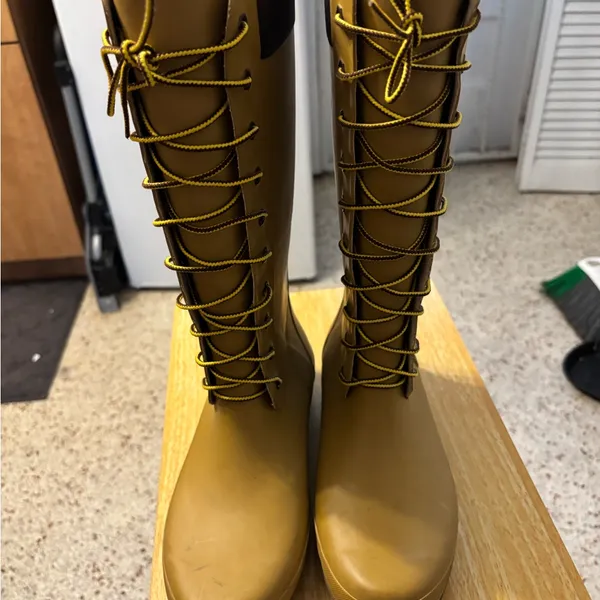 Timberland rubber tall boots size 8 - Image 15