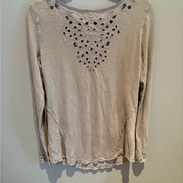 Free People Lavendar Lace Detail Long Sleeve Top in size M - Image 4