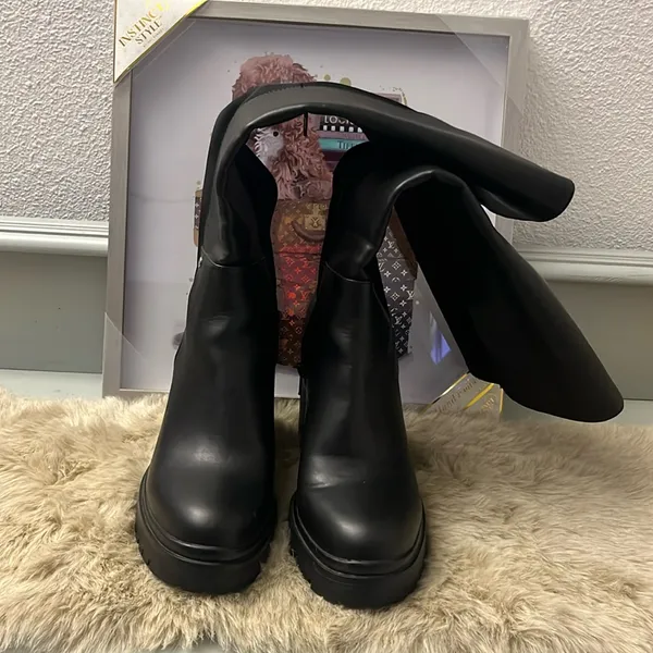 Urban outfitters long black boots size 9 - Image 3
