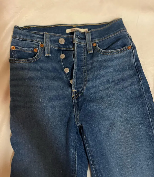 Levi’s Wedgie Straight Jeans - Image 2