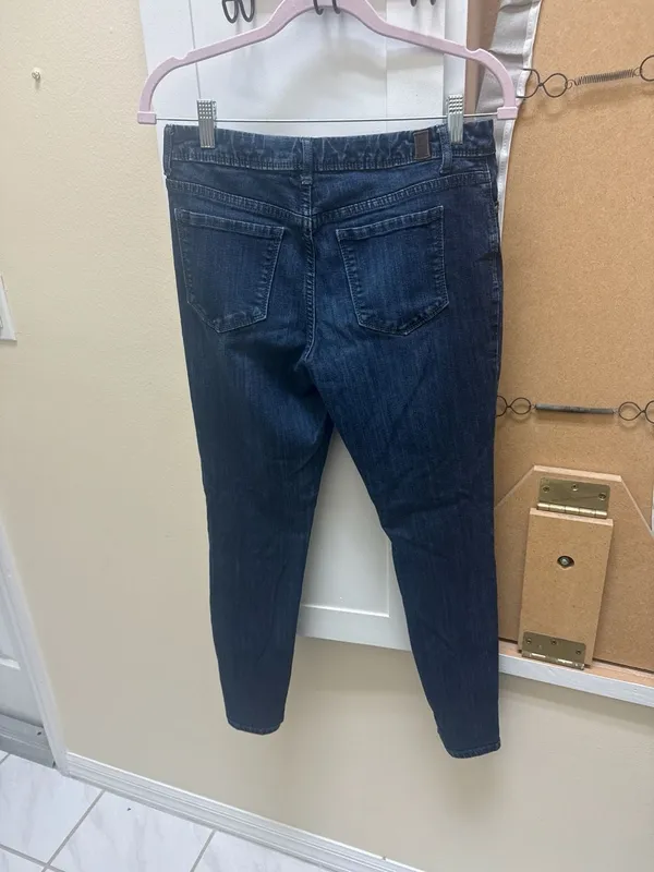 Simply Vera Vera Wang Dark Wash Skinny Jeans Size 6 - Image 5