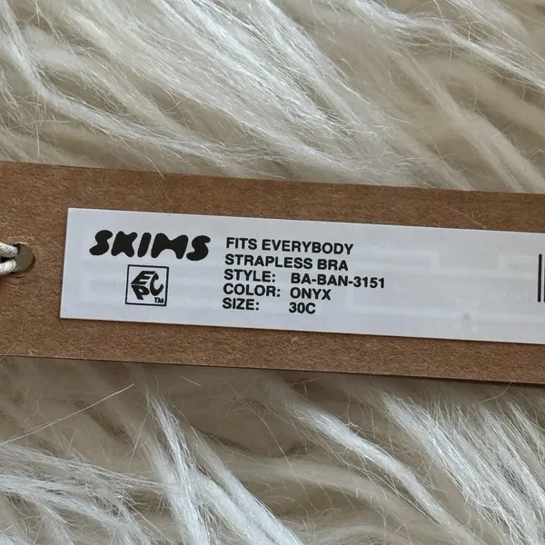Skims Fits Everybody Strapless Bra Onyx Size 30C - Image 7