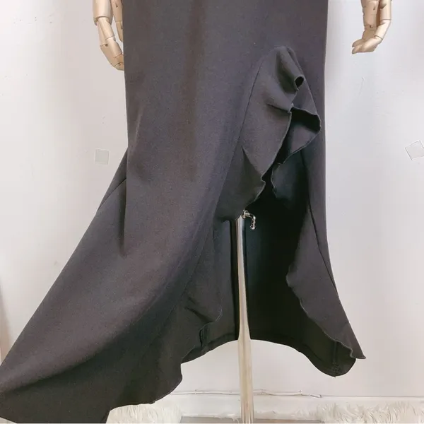 Elliatt Recognition Open Back Cocktail Midi Dress in Black Small - Image 4