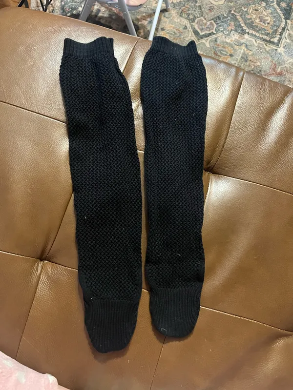 Black Bloch dance shoe warmups Size 7 - Image 2