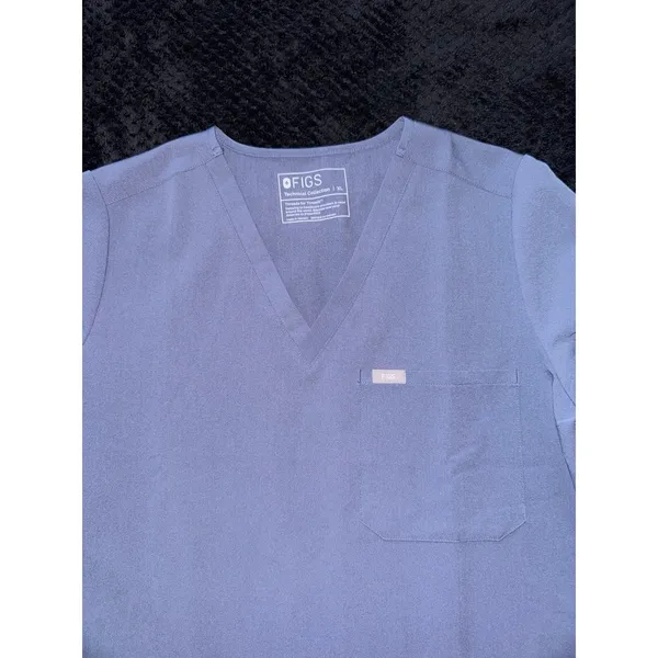 FIGS Women's Technical‎ Collection Scrub Top Gray Short Sleeve Pocket Sz XL - Image 2