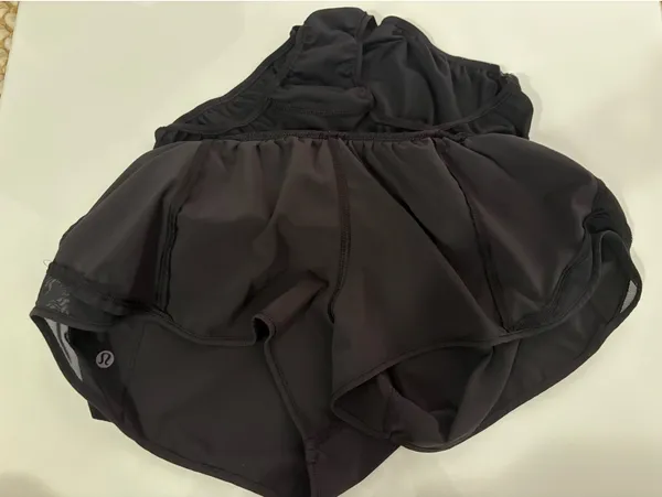 Lululemon Shorts 2.5" Low-Rise Lined Black 8 - Image 2