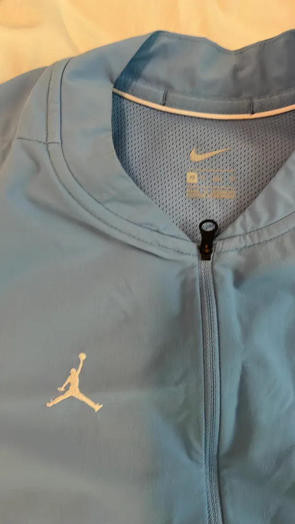 Nike Jordan UNC Windbreaker - Image 2