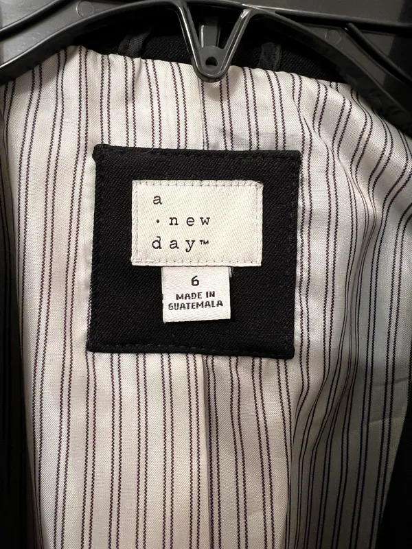 Women’s blazer Black Size 6 - Image 2