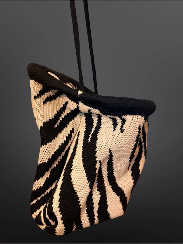 🦓 ZEBRA PRINT KNIT DUMPLING CLUTCH | 2 - Image 12