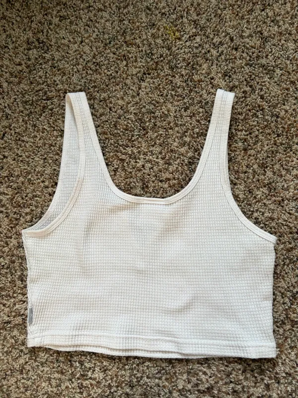Aritzia TNA Tank Cropped Top - Image 4