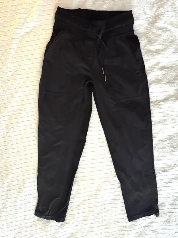 EXCELLENT Lululemon Dance Studio Mid Rise Crop 25" Pants Black Activewear 2 - Image 9