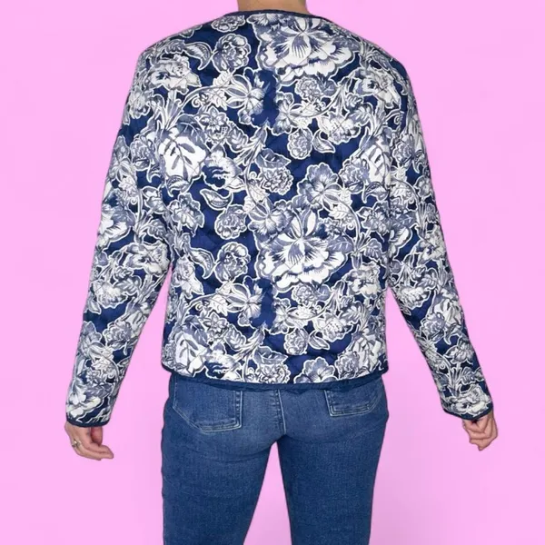 Rachel Zoe Navy Blue & White Floral Quilted Jacket - Image 7