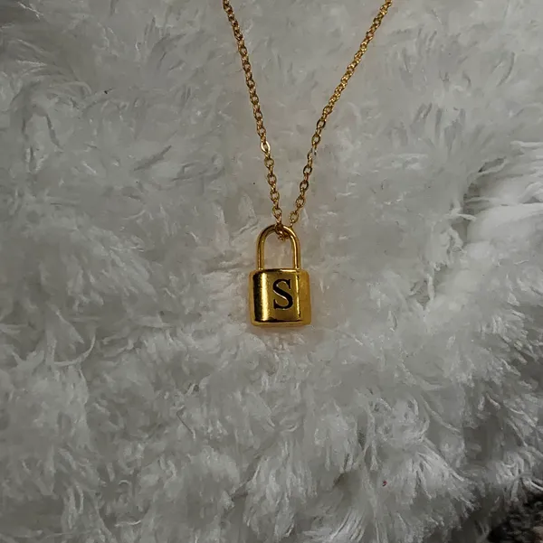 Lock Trendy Gold Letter S Pendant - Image 4