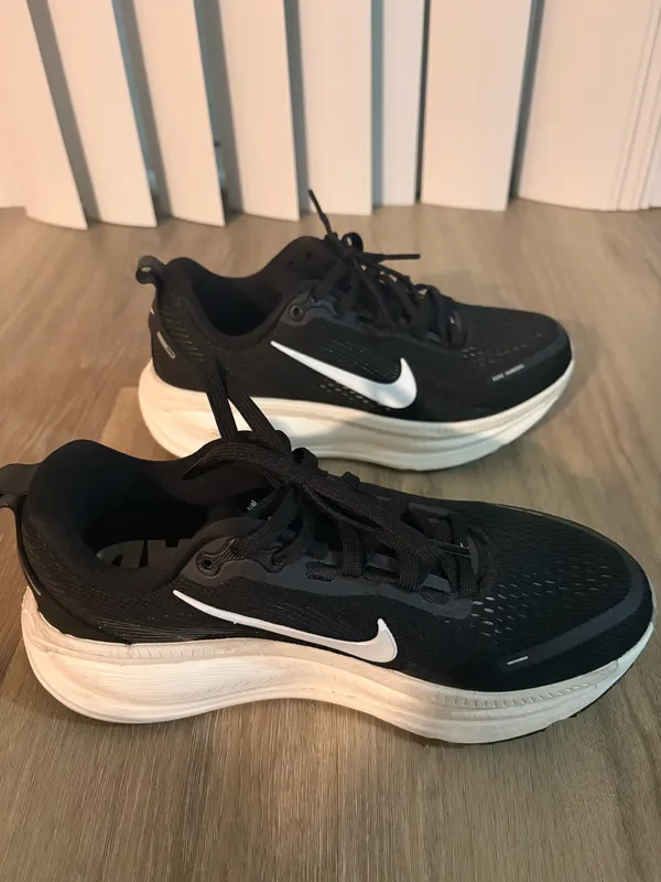 Nike Running Vomero Shoes - Image 3