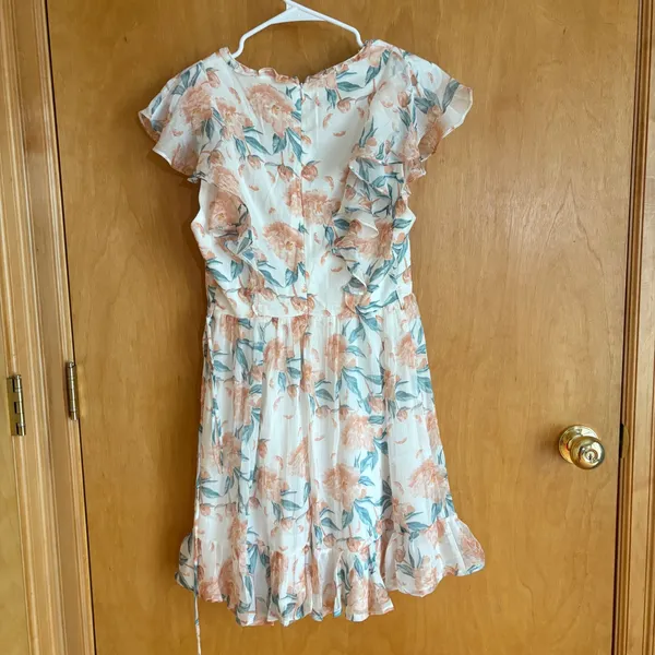 Hello Molly Floral Mini Dress Women Size 4 White Peach Ruffle Flutter Sleeve NEW - Image 2