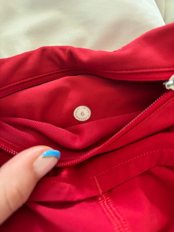 Red Lululemon Shorts 2.5" Low-Rise Speed Up - Image 5
