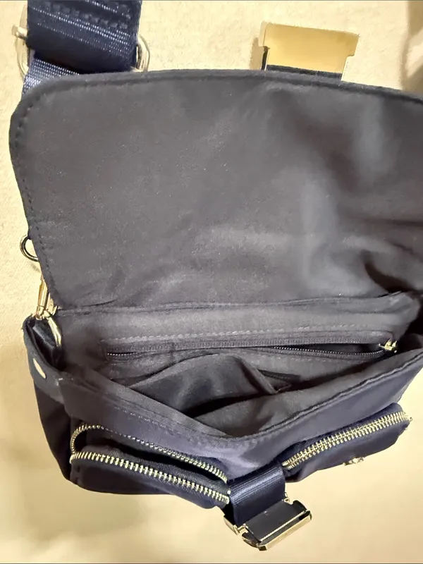 lululemon athletica 3L Navy Crossbody Bag with Silver Hardware - Image 6