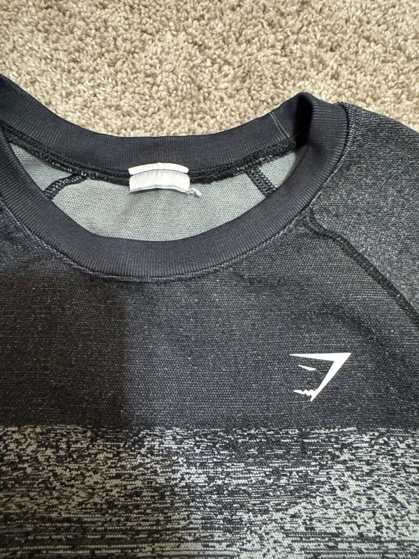 Gymshark Adapt Ombre Seamless Long Sleeve Crop Top size XS - Image 6