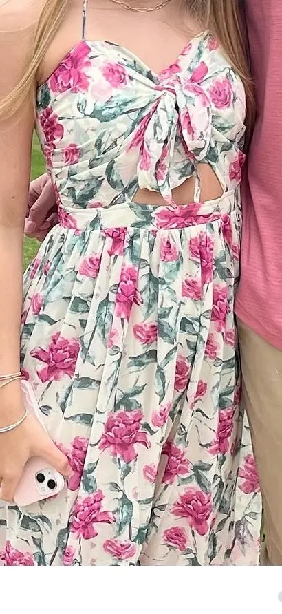 Hello Molly FEEL THE TUNE MAXI DRESS BEIGE #Wedding guest dress #Formal dress #Prom dress #Wedding #floraldress Great condition super flattering - Image 2