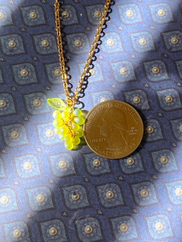 Handmade aurora light green tiny drop Czech glass grape muscat necklace💚 - Image 5