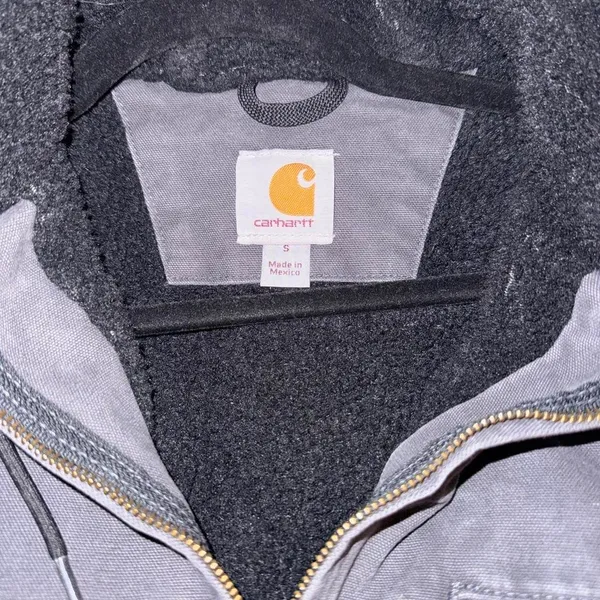 vintage 2000's faded black/ charcoal grey carhartt hooded jacket J141. Size S - Image 4