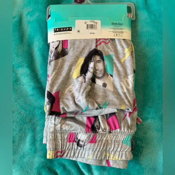 Friends Pajamas Size XXL - Image 4