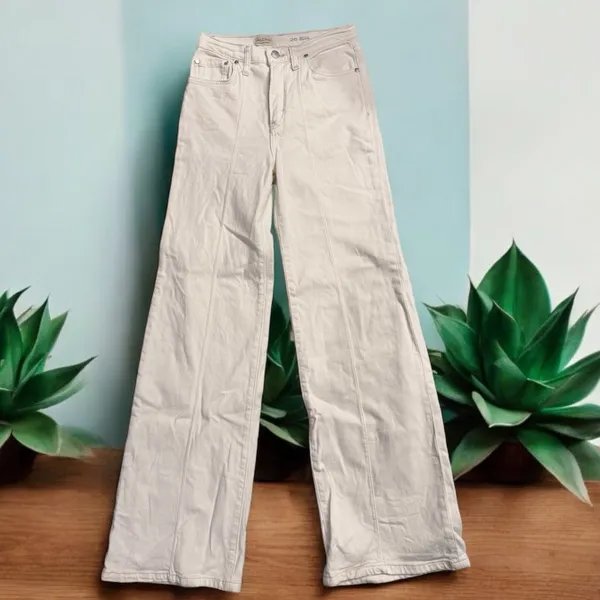 Anthropologie Pilcro White Jeans 26 - Image 3