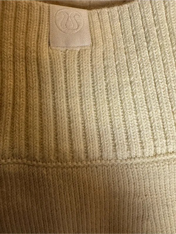 Lululemon Warm Revelation Merino Wool Gloves Cream Gray L NWT - Image 5
