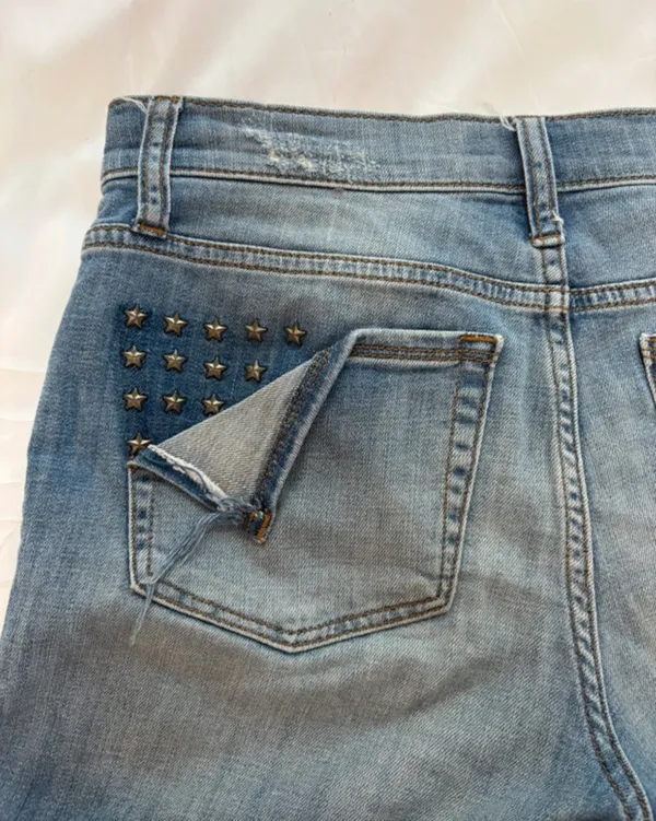 Rock & Republic Distressed Denim Shorts Size 6 - Image 3