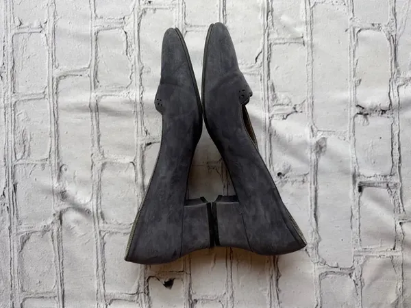 Vintage 1980s Laura Ashley Blue Suede Pumps Made In Italy Size 38 Cottage Core - Image 5