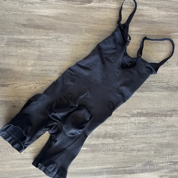 SKIMS New Shapewear Bodysuit S - Image 3