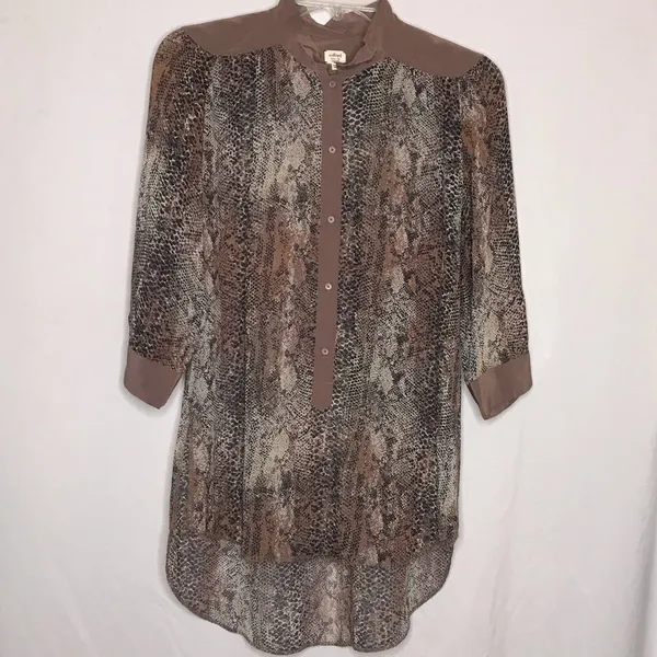 Wilfred Aritzia Silk High Low Reptile Print Top‎ - Image 7