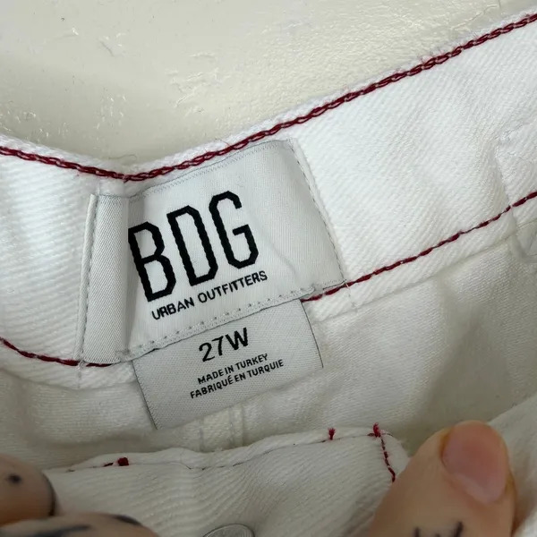 NEW BDG Urban Outfitters Ivory Logan Boyfriend Mid Rise Loose Cinched Jeans - Image 11