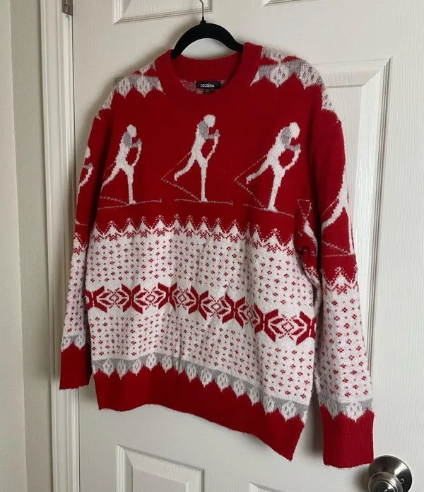 COCOBLEU WOMAN’S SKI SNOWFLAKE CHRISTMAS COZY SWEATER Size medium - Image 2