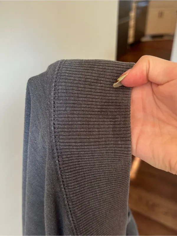 Hollister Two-Tone Gray Zip Hoodie with Pink Logo - Image 4