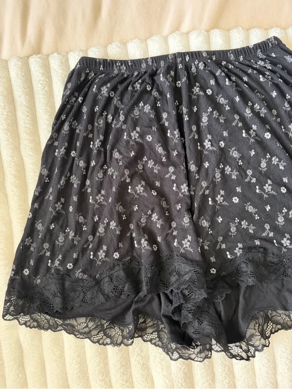 aerie Black Floral Lace-Trim Sleep Shorts - Image 2