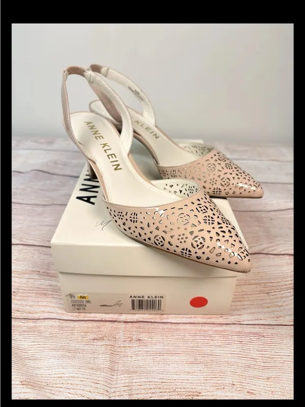 Anne Klein Women’s Sz 9.5M Tan Fabrizia w/Holes Design Slingback Kitten Heels - Image 5